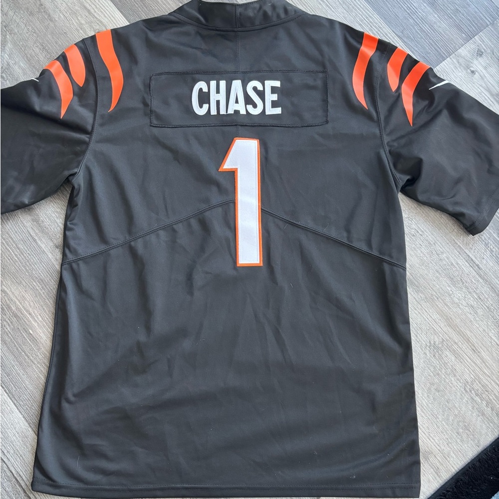 NFL Men's Black and Orange Bengals Jersey - Picture 3 of 3